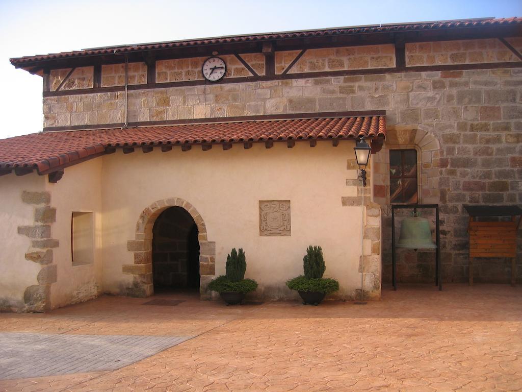 Hostal Legaire Etxea Ibarguren Exterior foto